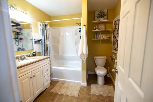 $419,000 | 28 Sylvan Avenue, Cranston, RI 02905