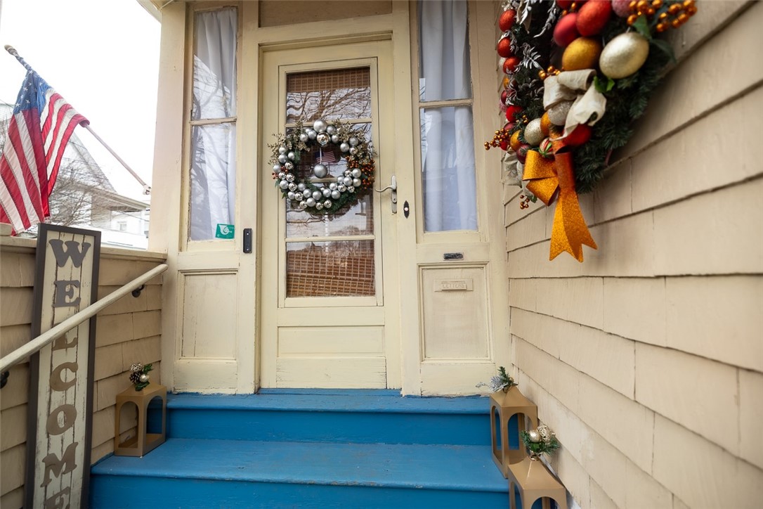 28 Sylvan Avenue Cranston, RI 02905 - Photo 7 of 32