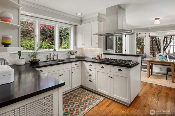 $3,975,000 | 115 Dorffel Drive East, Seattle, WA 98112