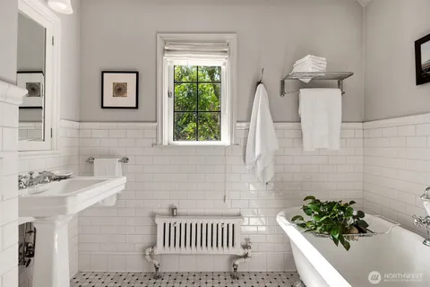 $3,975,000 | 115 Dorffel Drive East, Seattle, WA 98112