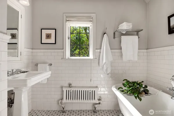 $3,975,000 | 115 Dorffel Drive East, Seattle, WA 98112