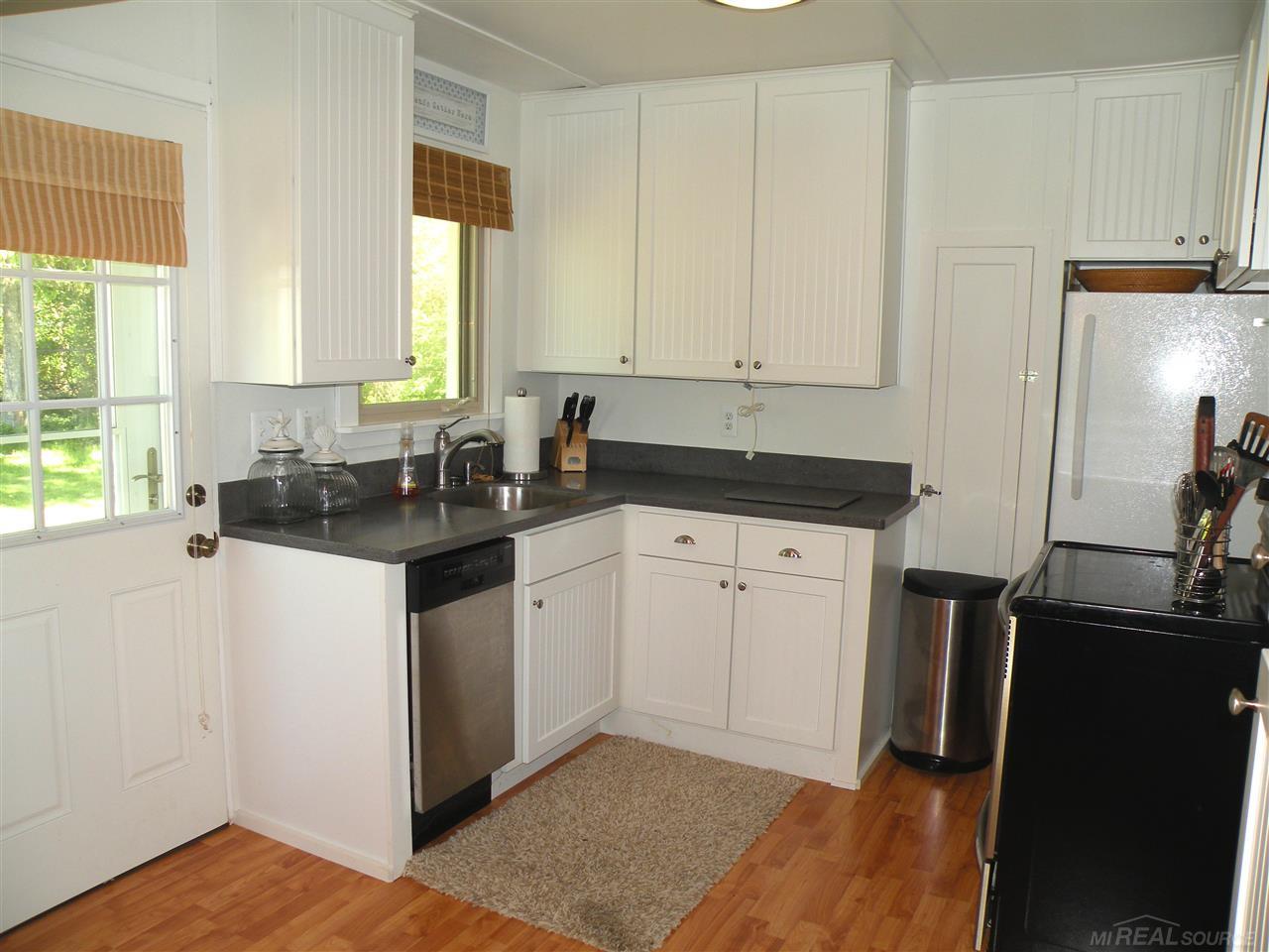 8747 Lakeshore Road Lexington, MI 48450 - Photo 22 of 36 50013279-21.JPG