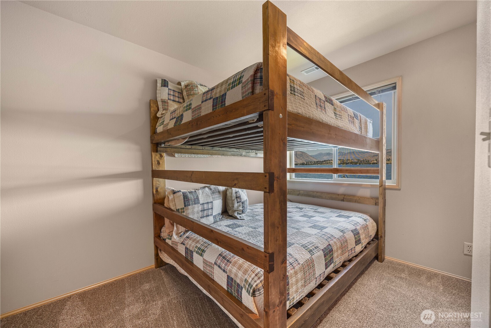 3150 South Lakeshore Road Chelan, WA 98816 - Photo 23 of 36 a view of bedroom from a balcony