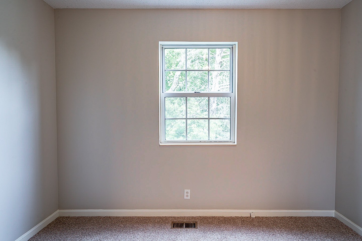 3433 Country Way Road Antioch, TN 37013 - Photo 17 of 29 an empty room with a window