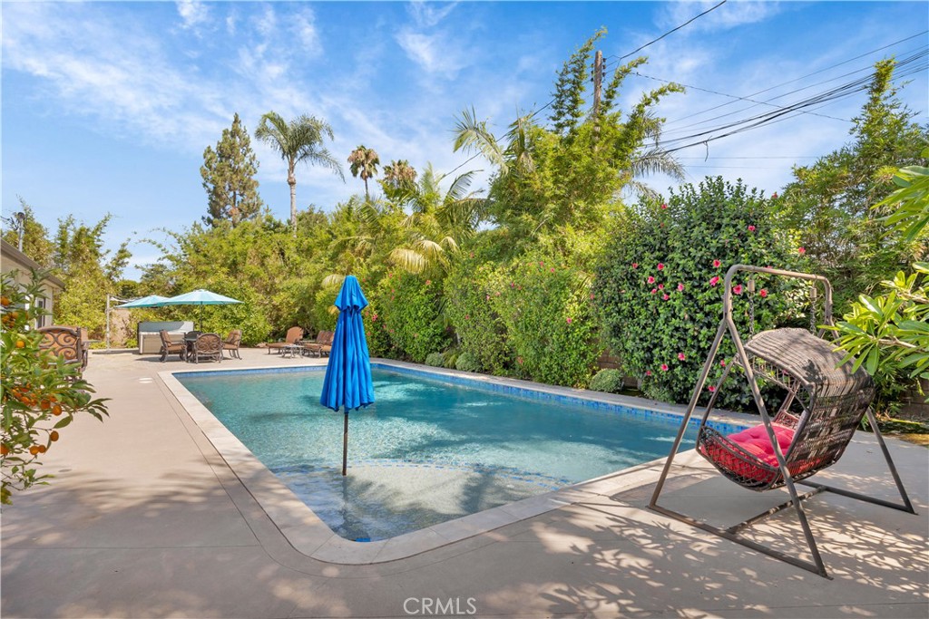 1391 Deborah Drive North Tustin, CA 92705 - Photo 4 of 56 a sign board with parking space