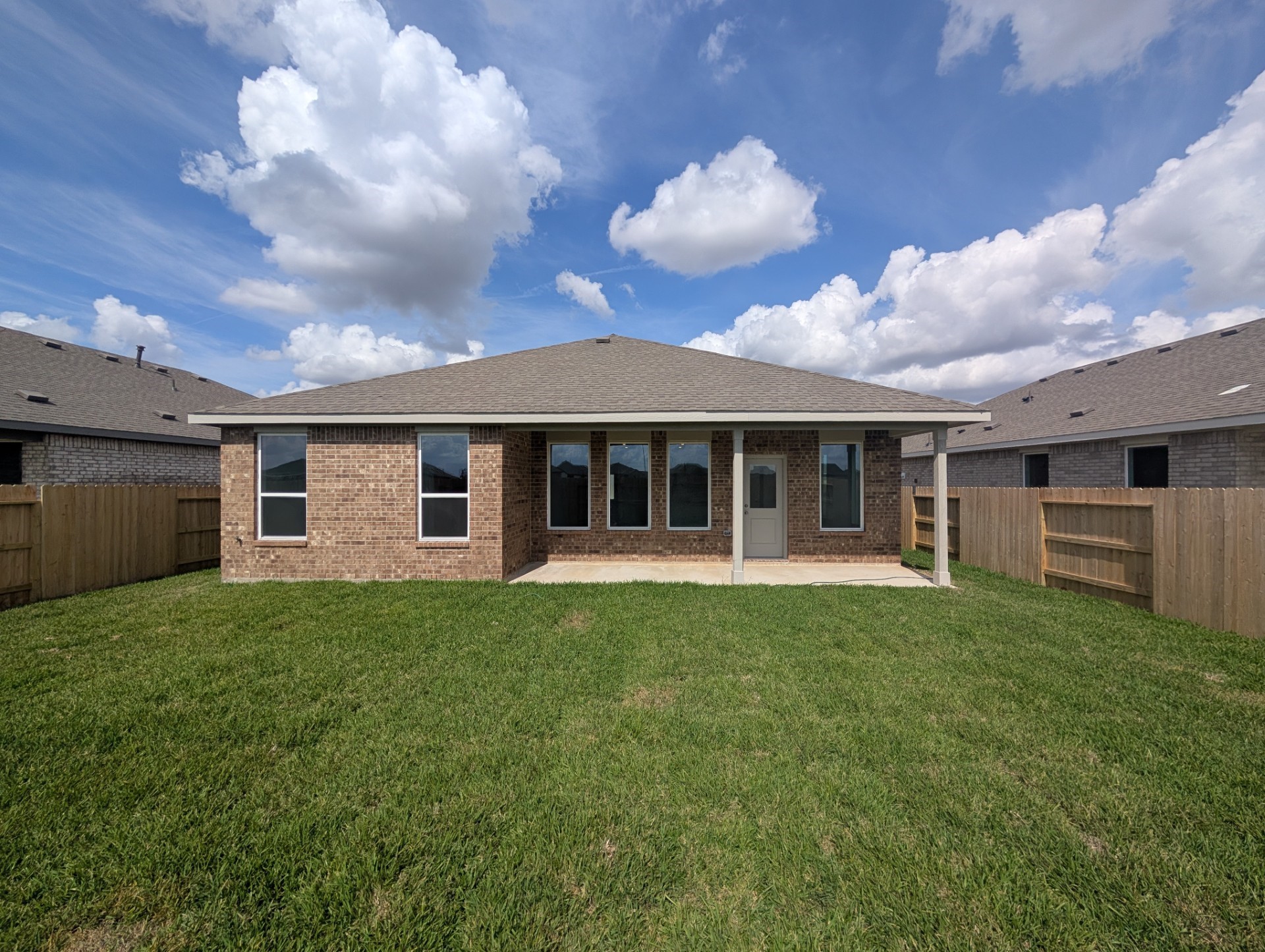 10627 Summers Way Beasley, TX 77417 - Photo 2 of 20