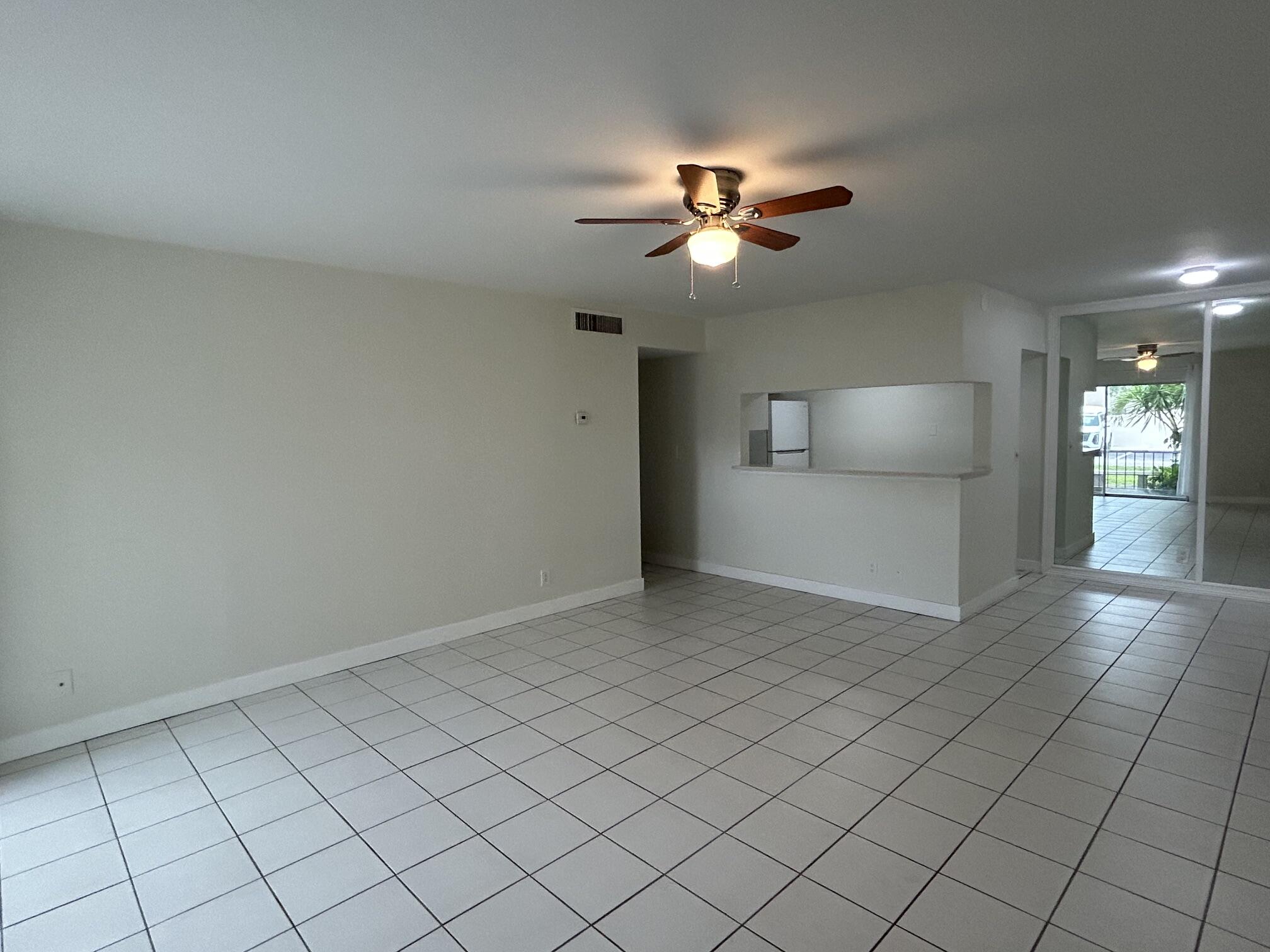 620 Northwest 13th Street, Unit 15 Boca Raton, FL 33486 - Photo 4 of 29 Great Room
