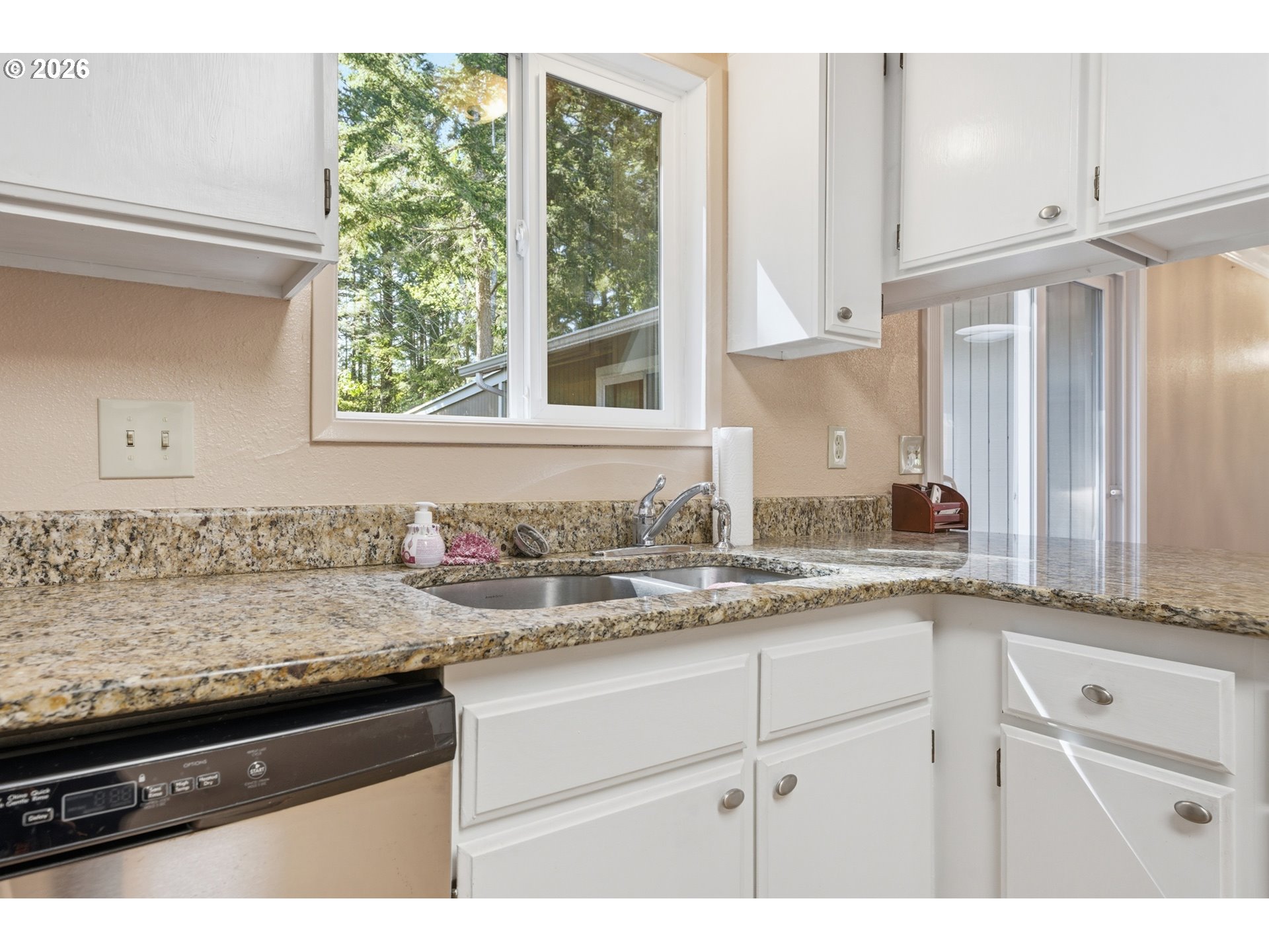 3570 Ash Street North Bend, OR 97459 - Photo 13 of 37
