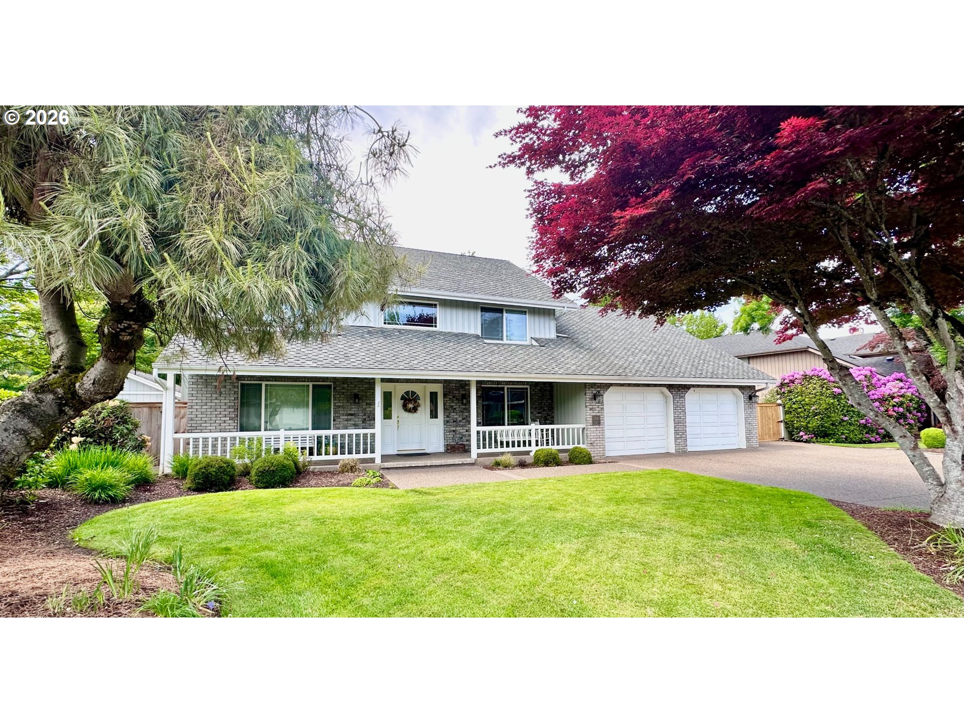 1364 Victorian Way Eugene, OR 97401 - Photo 2 of 38