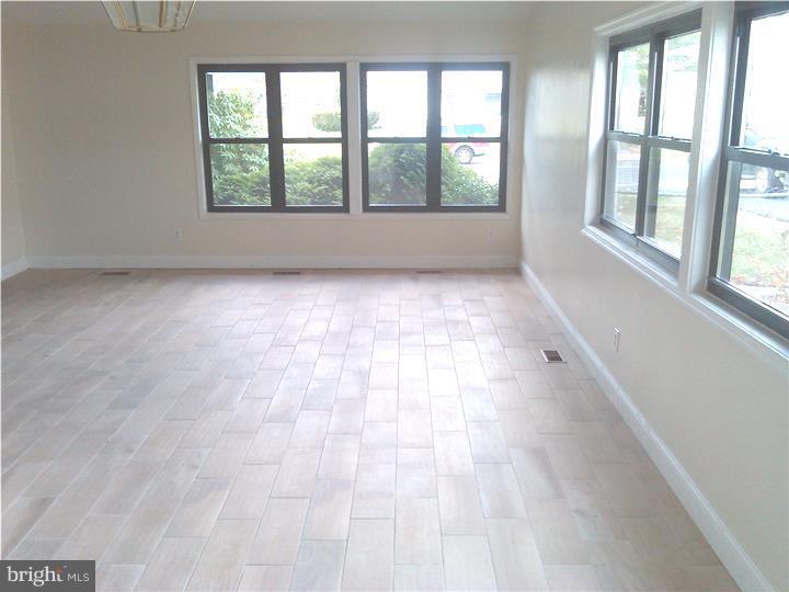 544 Four Mile Branch Road Sicklerville, NJ 08081 - Photo 3 of 13 Gallery Image 3