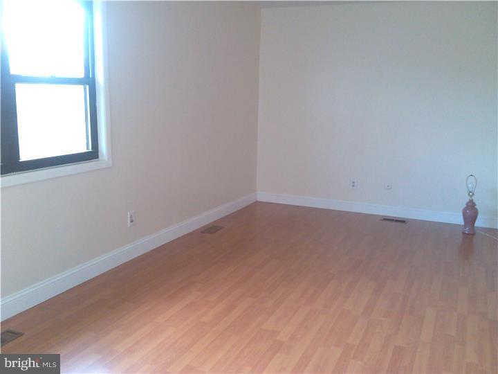 544 Four Mile Branch Road Sicklerville, NJ 08081 - Photo 10 of 13 Gallery Image 10