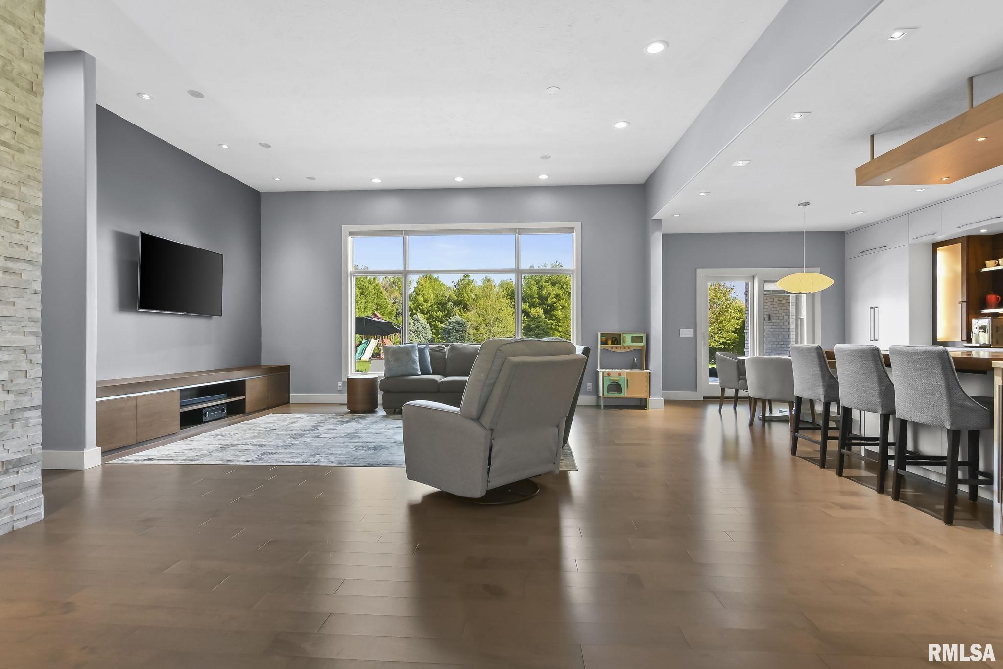 2301 Tara Lane Springfield, IL 62704 - Photo 8 of 92