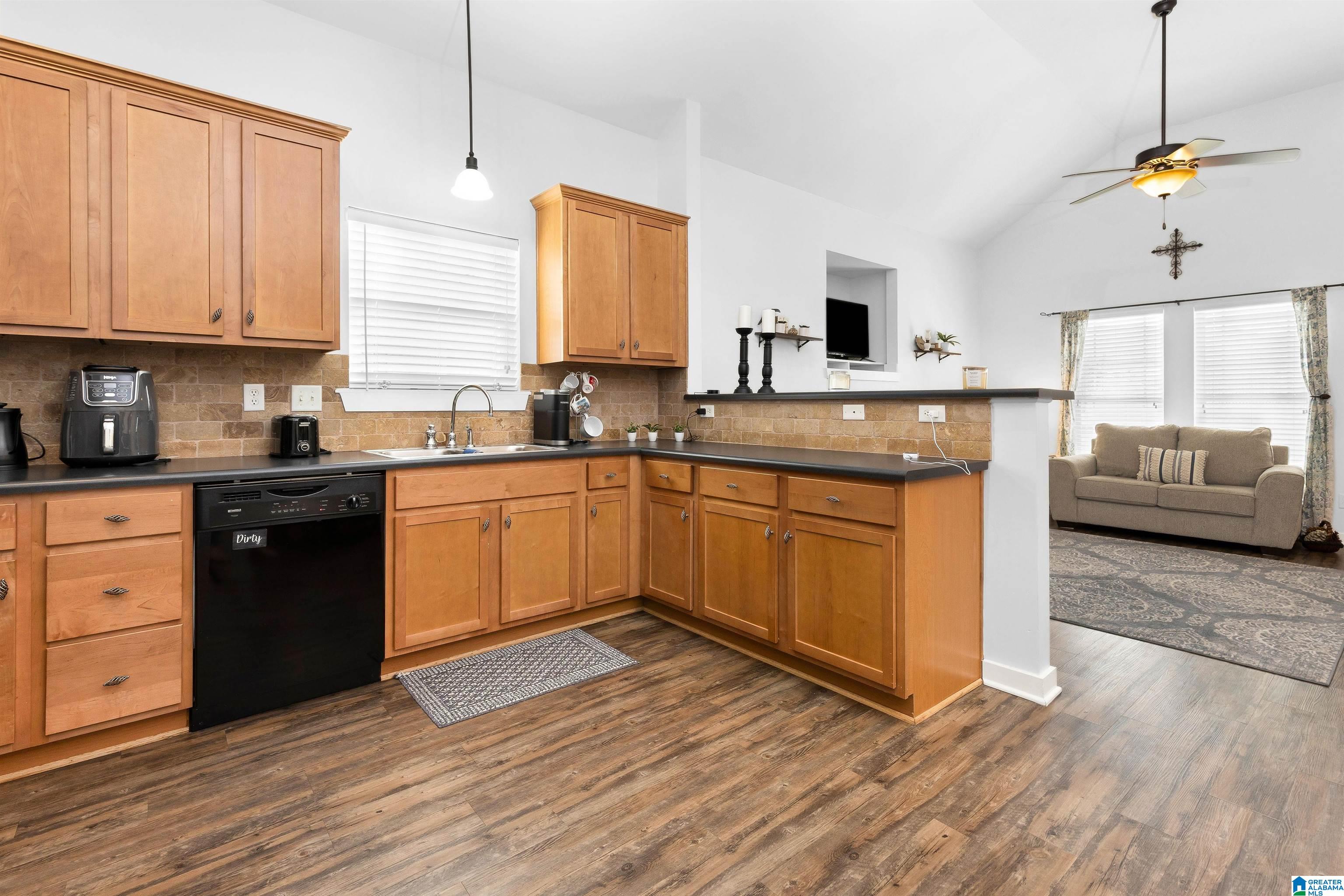9153 Rookwood Place Warrior, AL 35180 - Photo 13 of 36