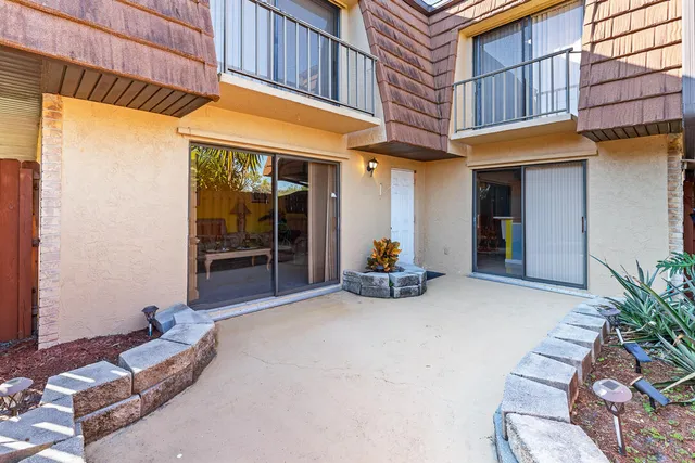 $159,000 | 1402 Nebraska Avenue, Unit 13, Fort Pierce, FL 34950