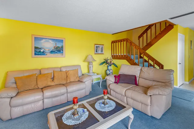 $159,000 | 1402 Nebraska Avenue, Unit 13, Fort Pierce, FL 34950