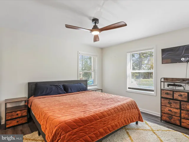 $330,000 | 957 Longview Drive, Berkeley Springs, WV 25411