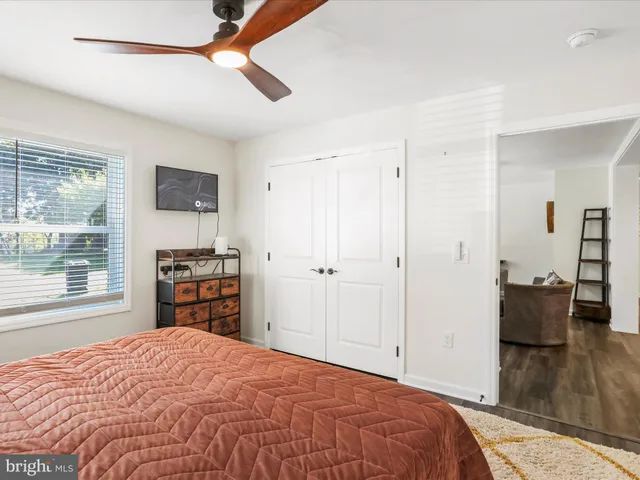 $330,000 | 957 Longview Drive, Berkeley Springs, WV 25411