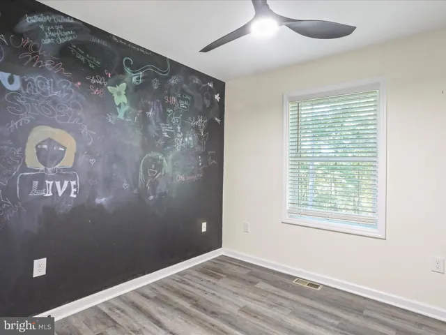 $330,000 | 957 Longview Drive, Berkeley Springs, WV 25411