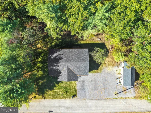 $330,000 | 957 Longview Drive, Berkeley Springs, WV 25411