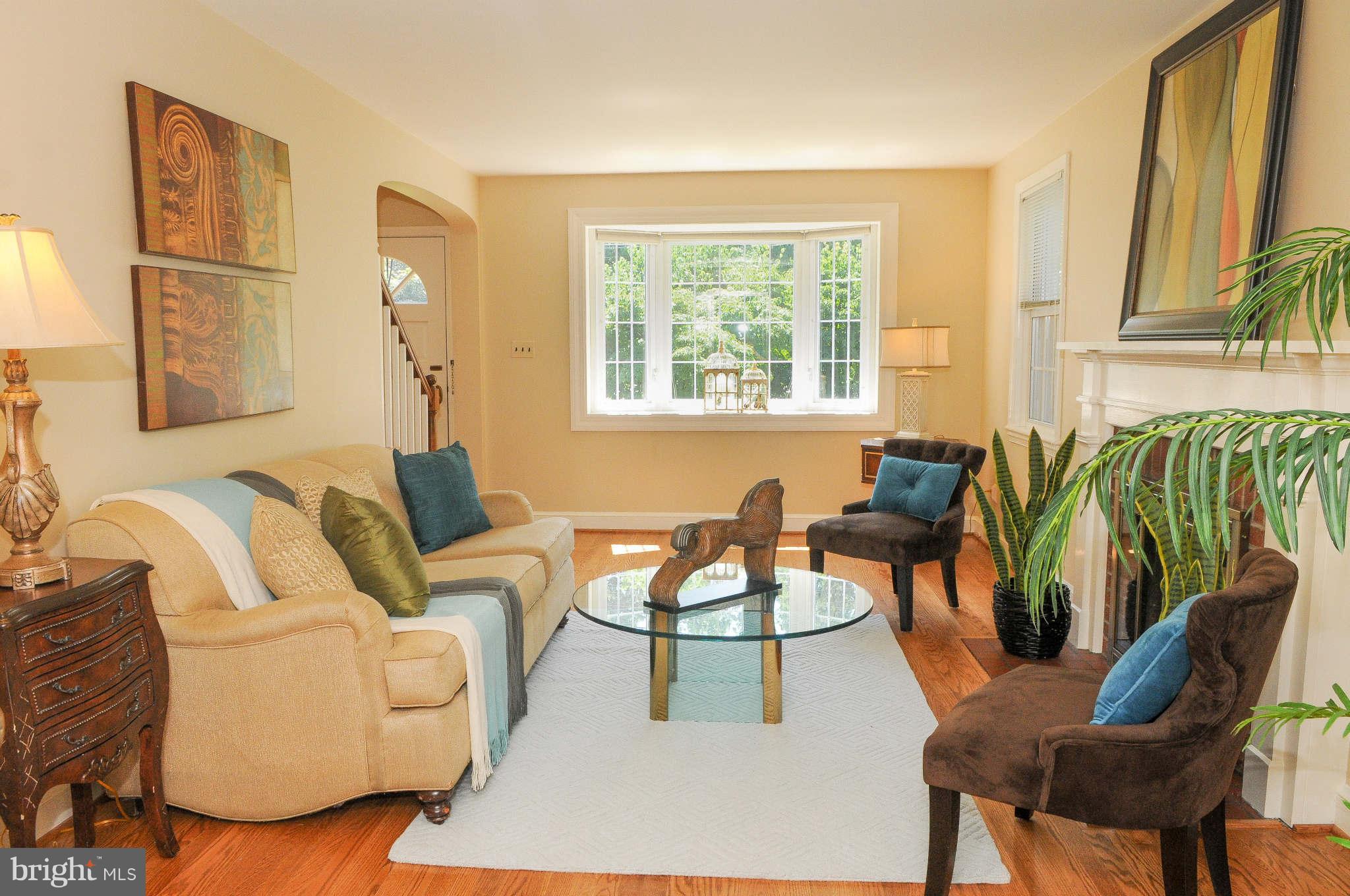 4971 Little Falls Road Arlington, VA 22207 - Photo 10 of 23 Living Room