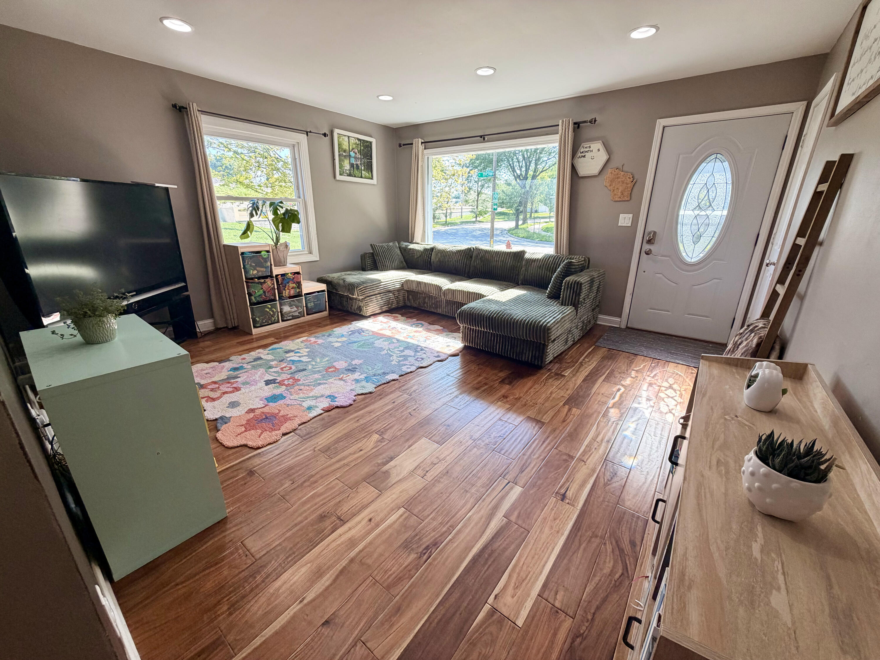 144 South 71st Street Milwaukee, WI 53214 - Photo 2 of 26 Living Room