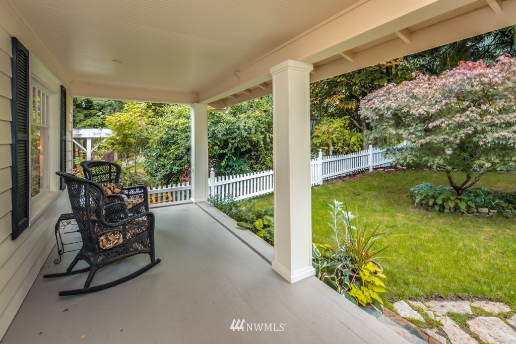1906 Samish Way Bellingham, WA 98229 - Photo 4 of 25 Gallery Image 4