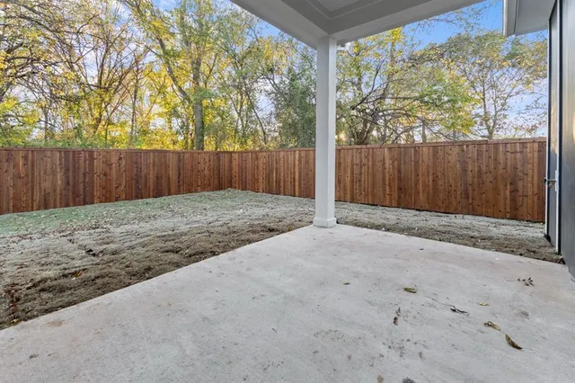 $299,999 | 520 East 5th Street, Bonham, TX 75418