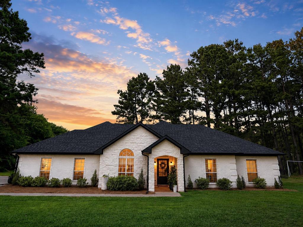1109 Robbins Road Athens, TX 75751 - Photo 1 of 24