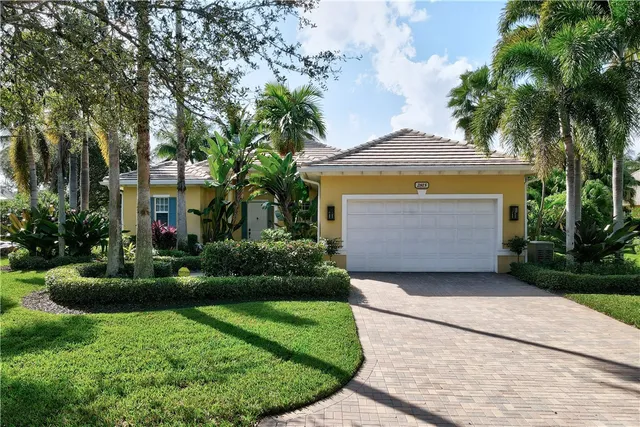 $695,000 | 2815 St Barts Square, Vero Beach, FL 32967