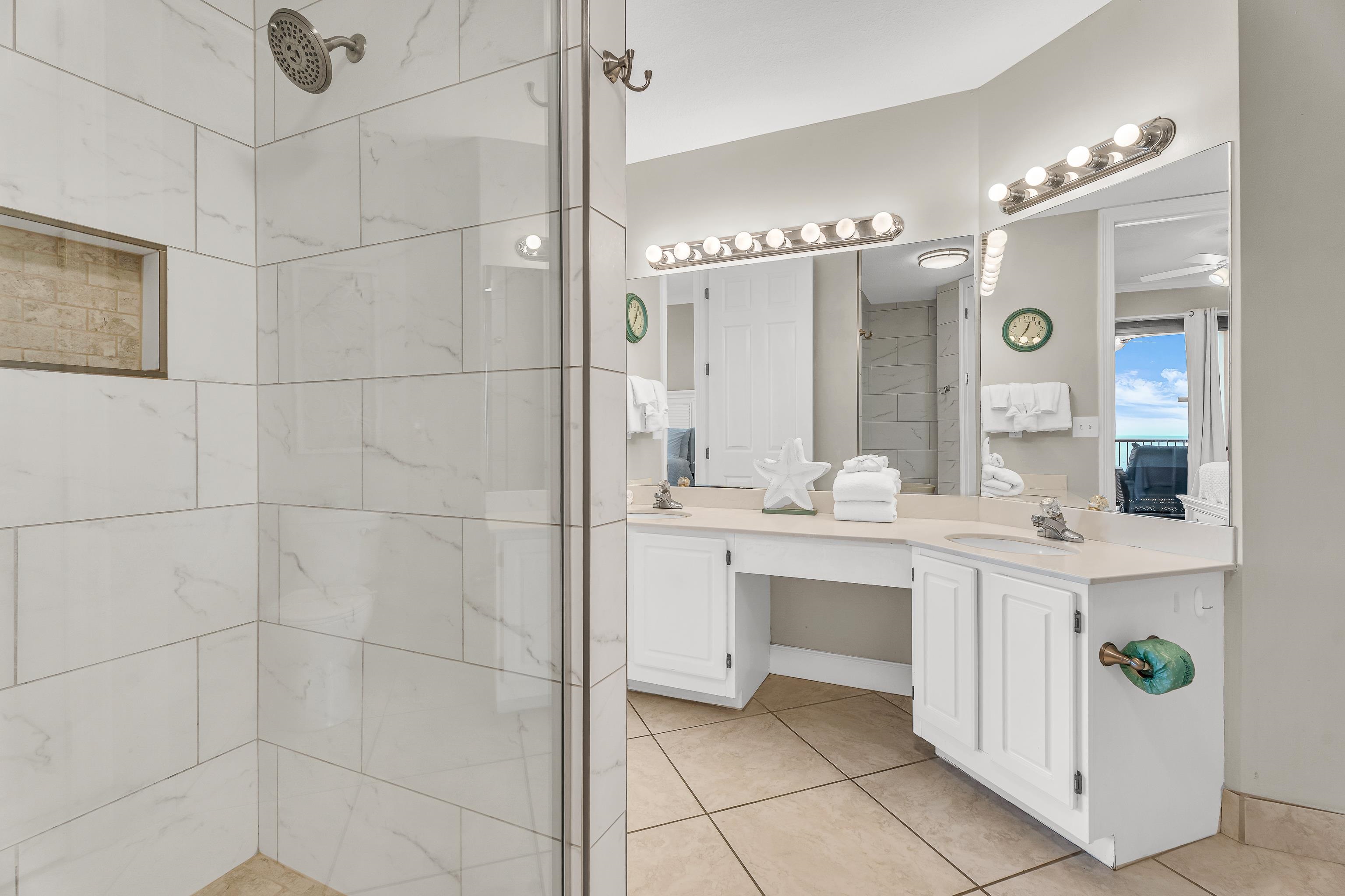 27284 Gulf Road, Unit 711 Orange Beach, AL 36561 - Photo 53 of 53 Bathroom