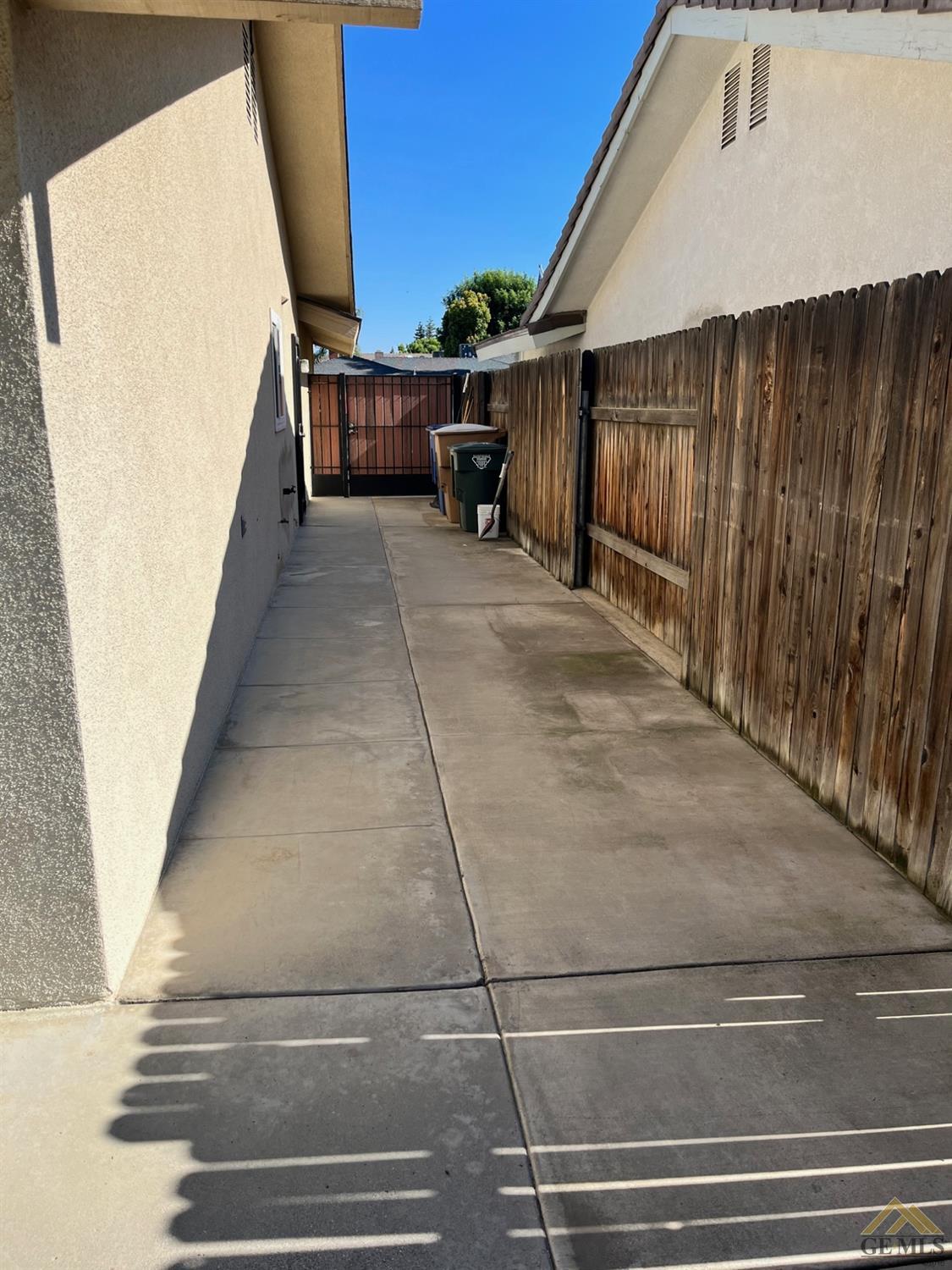 Undisclosed Address Bakersfield, CA 93309 - Photo 24 of 28 a view of entryway