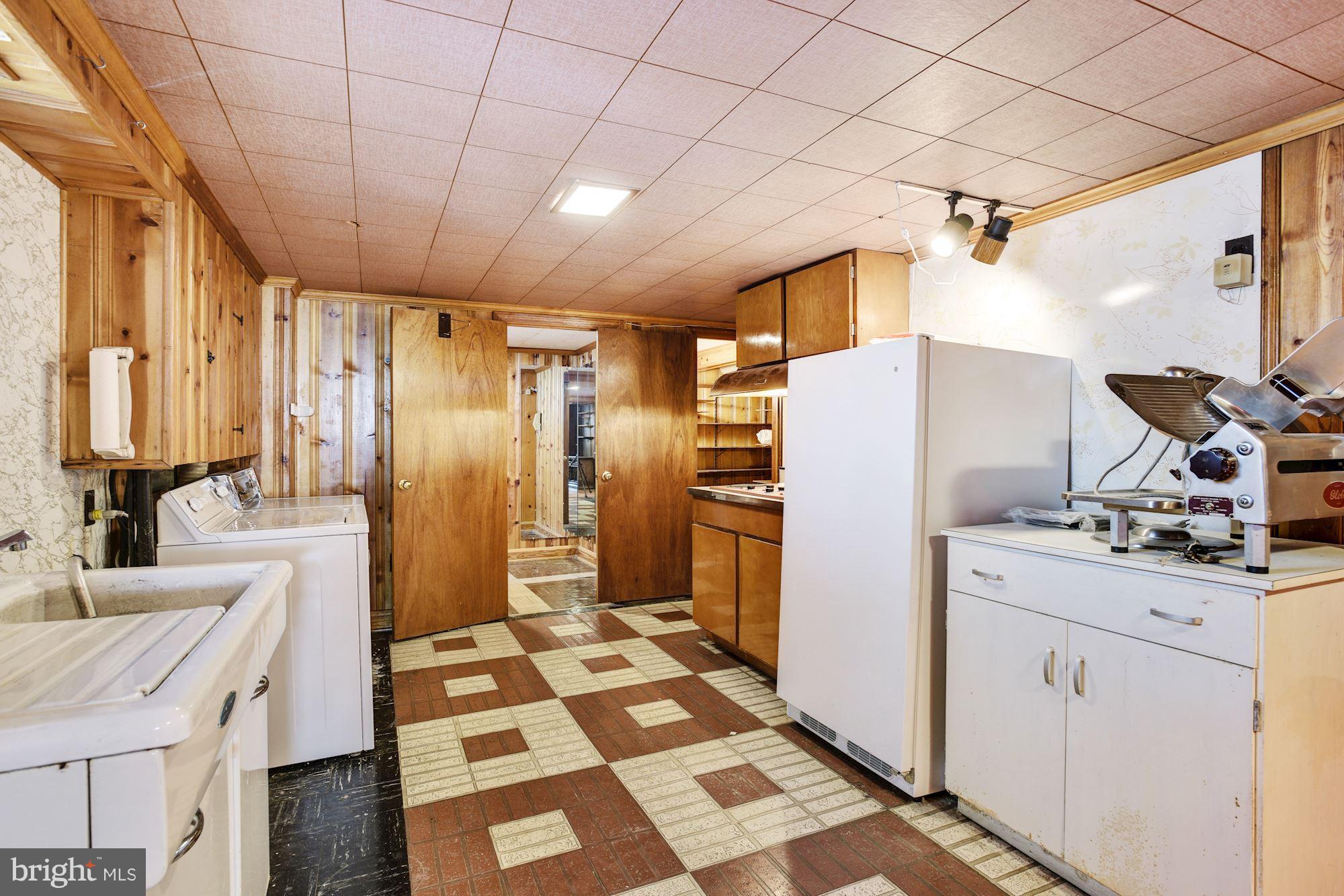 627 Hillen Road Baltimore, MD 21286 - Photo 25 of 31 Second Kitchen