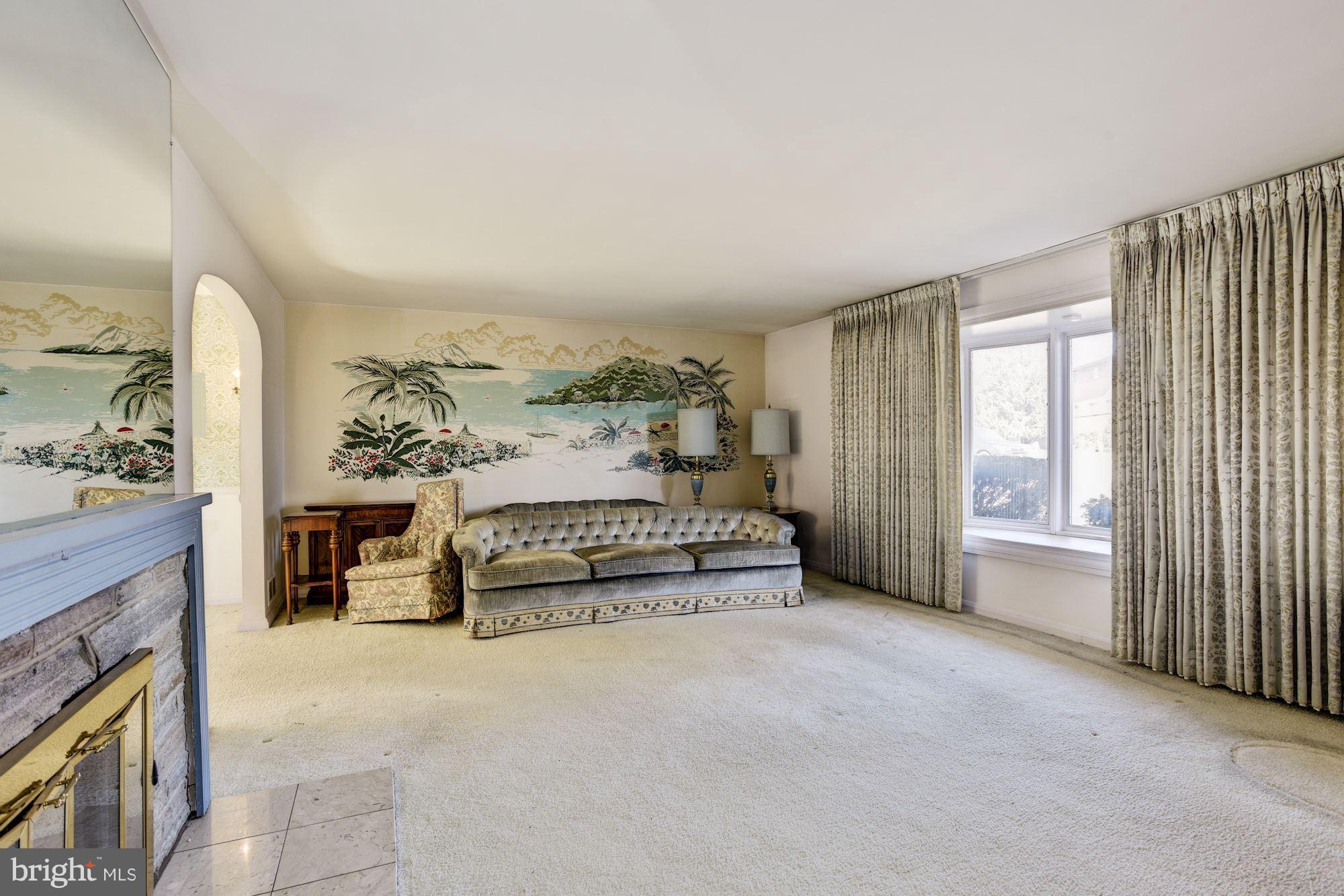 627 Hillen Road Baltimore, MD 21286 - Photo 4 of 31 Living Room