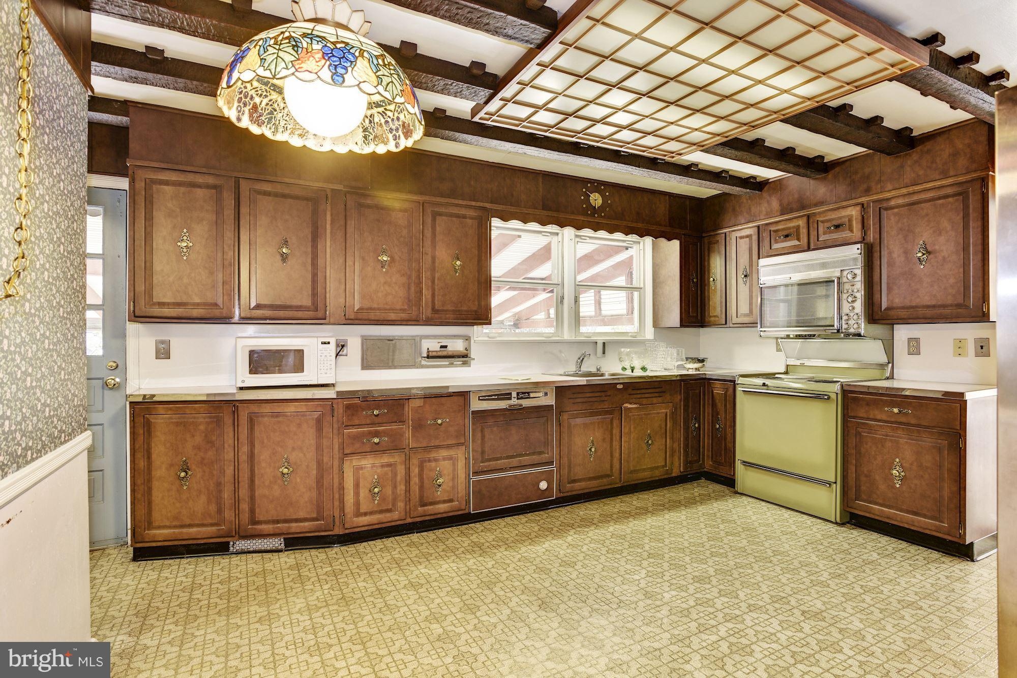 627 Hillen Road Baltimore, MD 21286 - Photo 8 of 31 Kitchen