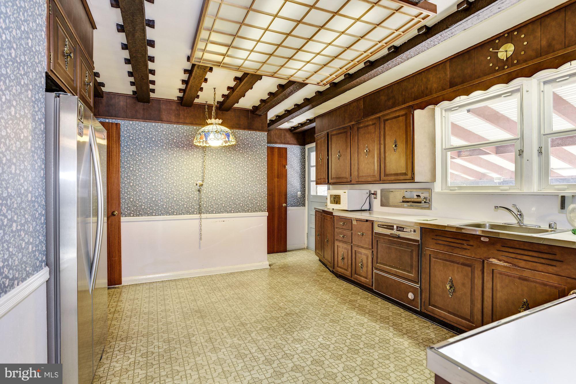 627 Hillen Road Baltimore, MD 21286 - Photo 10 of 31 Kitchen