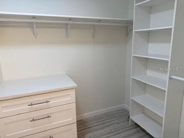 $1,950 | 6120 Country Club Way, Unit 207, Sarasota, FL 34243