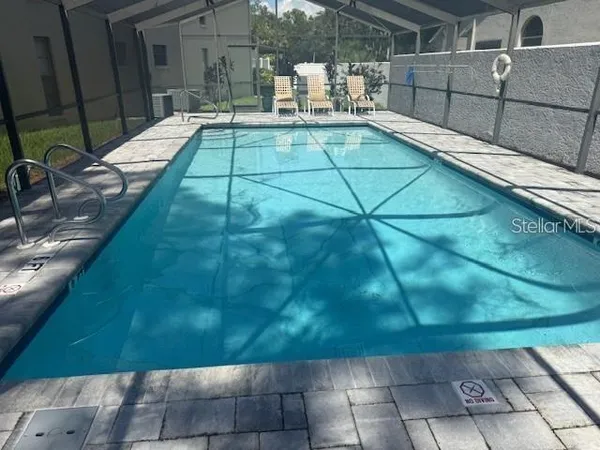 $1,950 | 6120 Country Club Way, Unit 207, Sarasota, FL 34243