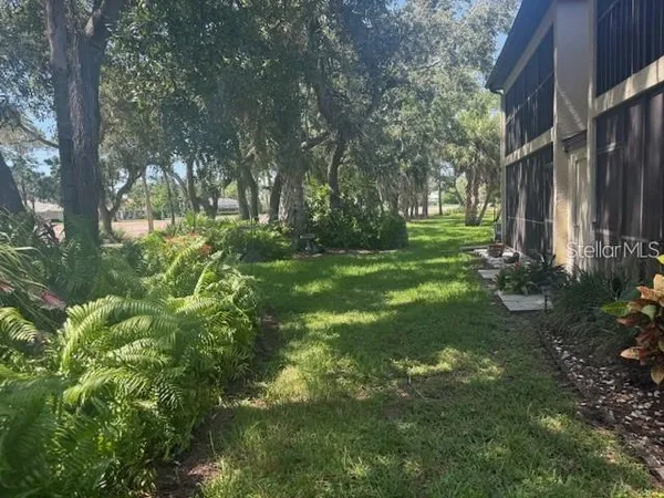 $1,950 | 6120 Country Club Way, Unit 207, Sarasota, FL 34243