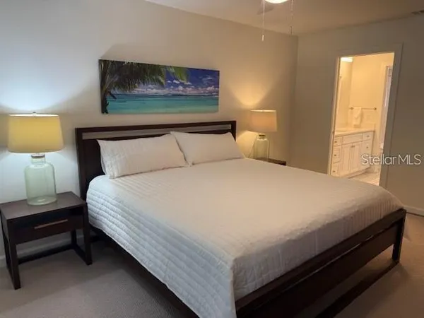 $1,950 | 6120 Country Club Way, Unit 207, Sarasota, FL 34243