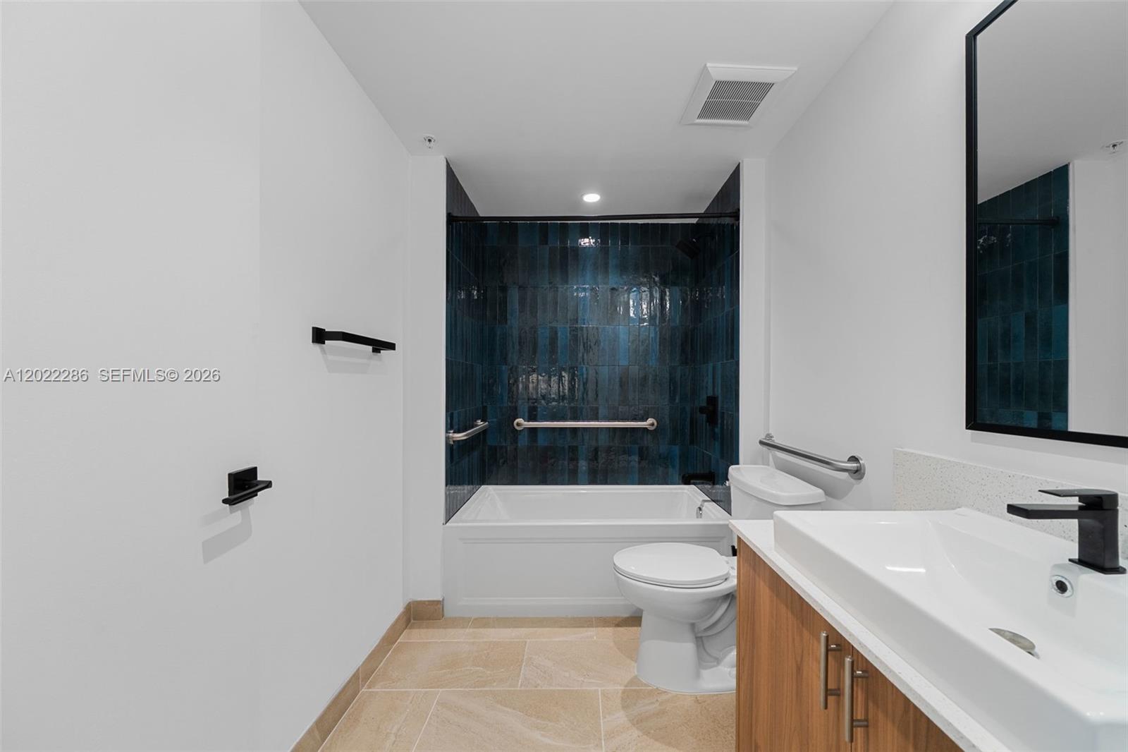 650 Southwest 1st Street, Unit 304 Miami, FL 33130 - Photo 9 of 18