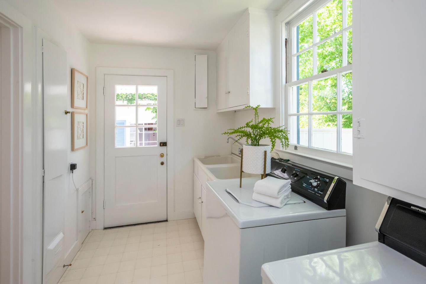 7 Windsor Drive Hillsborough, CA 94010 - Photo 20 of 57