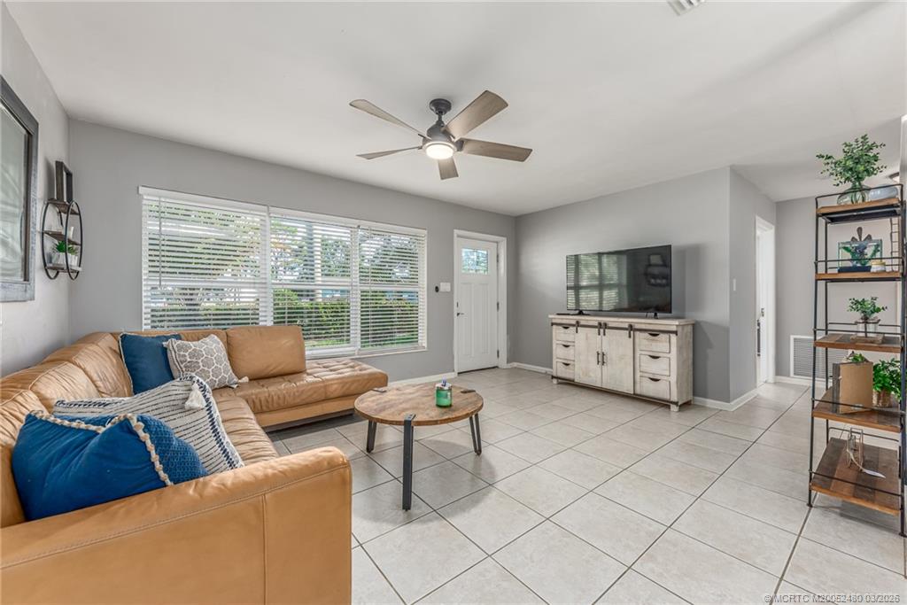 3156 Southeast Mimosa Street Stuart, FL 34997 - Photo 13 of 38