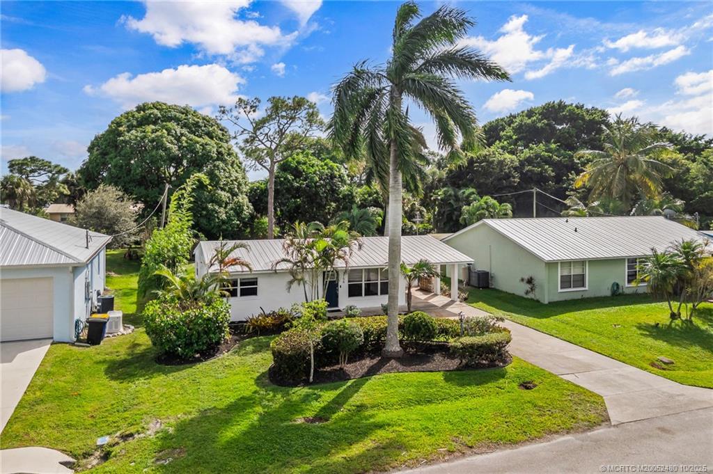 3156 Southeast Mimosa Street Stuart, FL 34997 - Photo 4 of 38