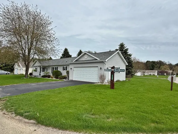 $169,900 | 7750 Sunset Shores Drive, Canadian Lakes, MI 49346