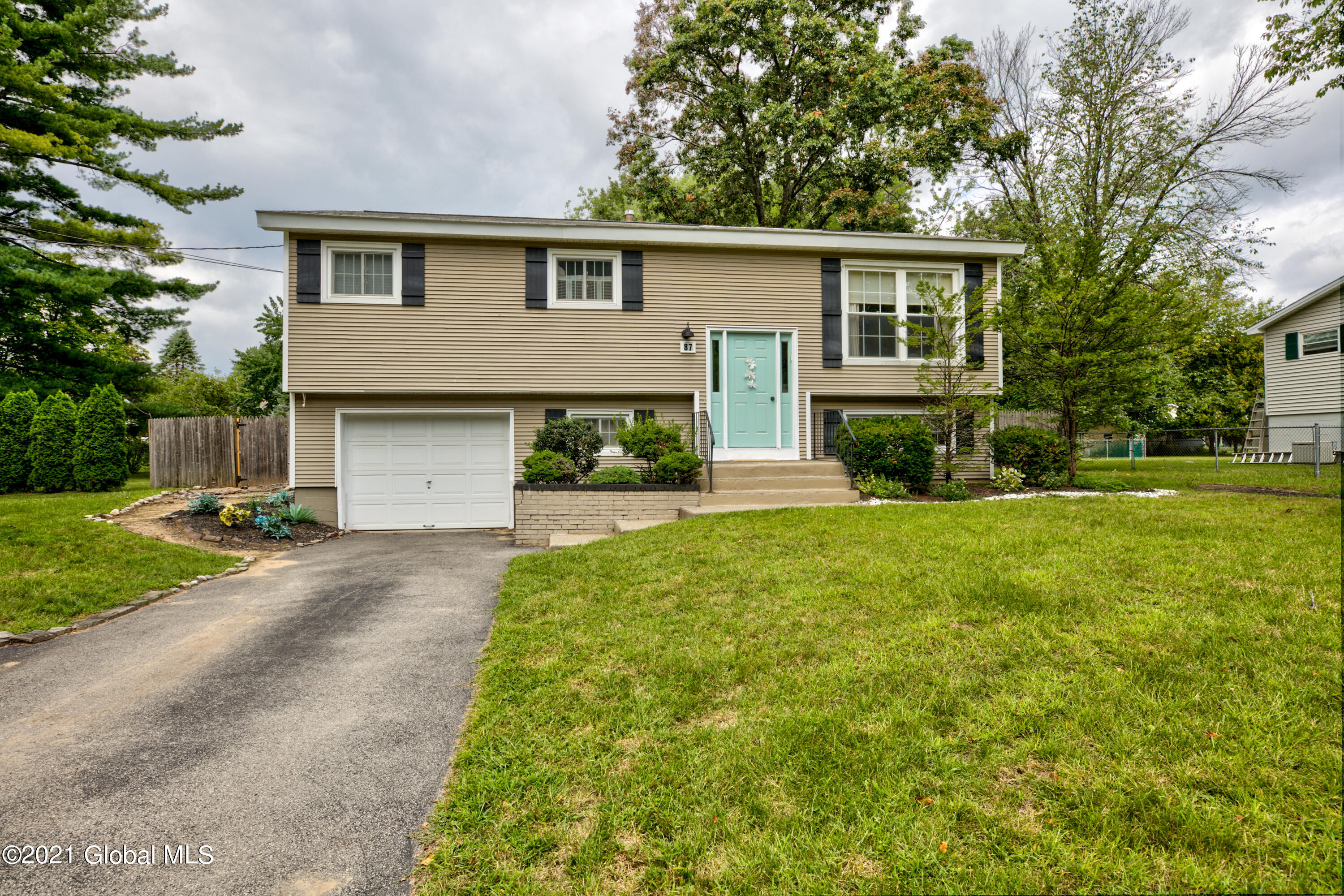 87 Rapple Drive Colonie, NY 12205 - Photo 1 of 38 Rapple Dr (1)