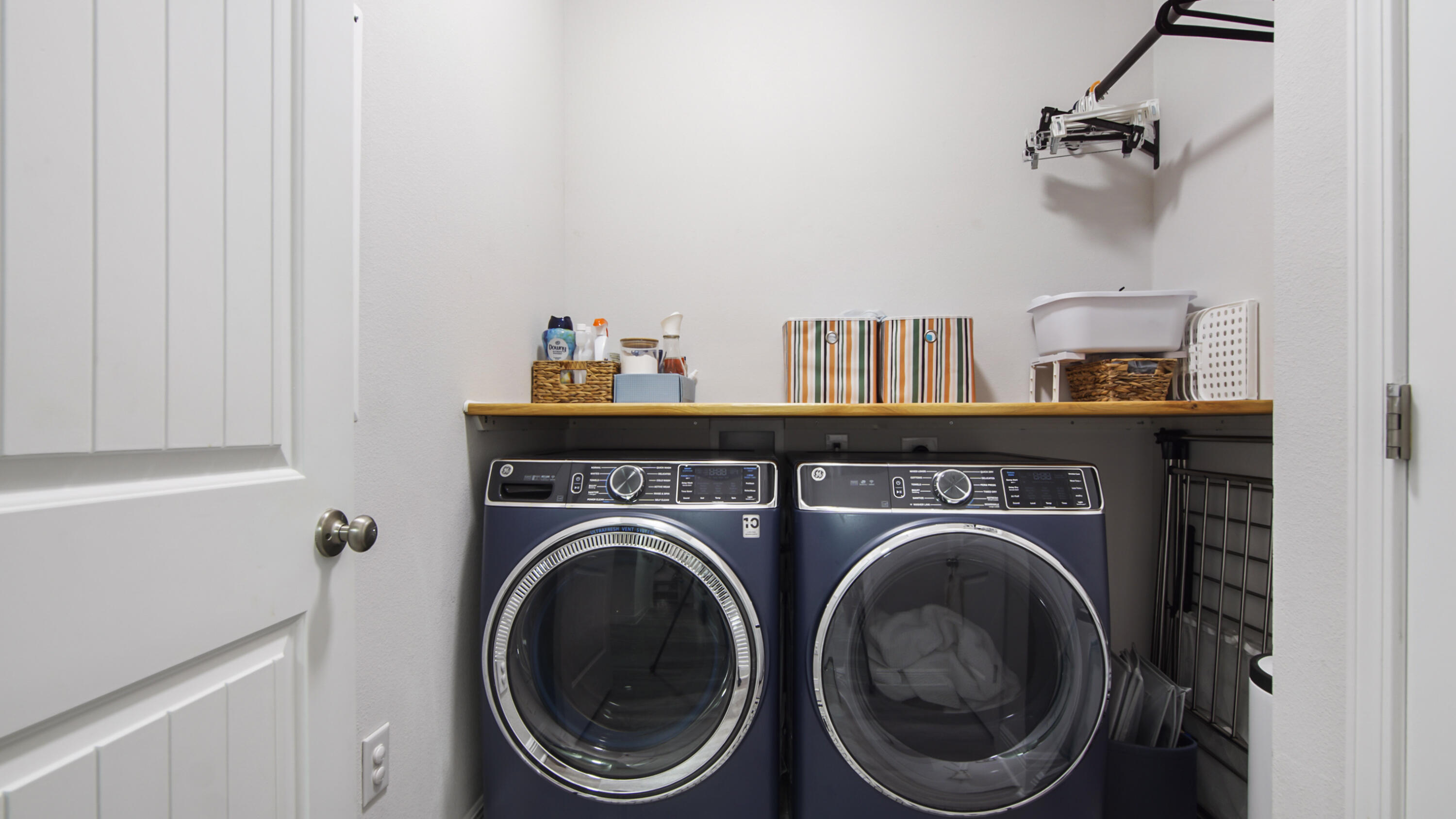 38 Norwich Road Freeport, FL 32439 - Photo 30 of 42 a utility room with dryer and washer