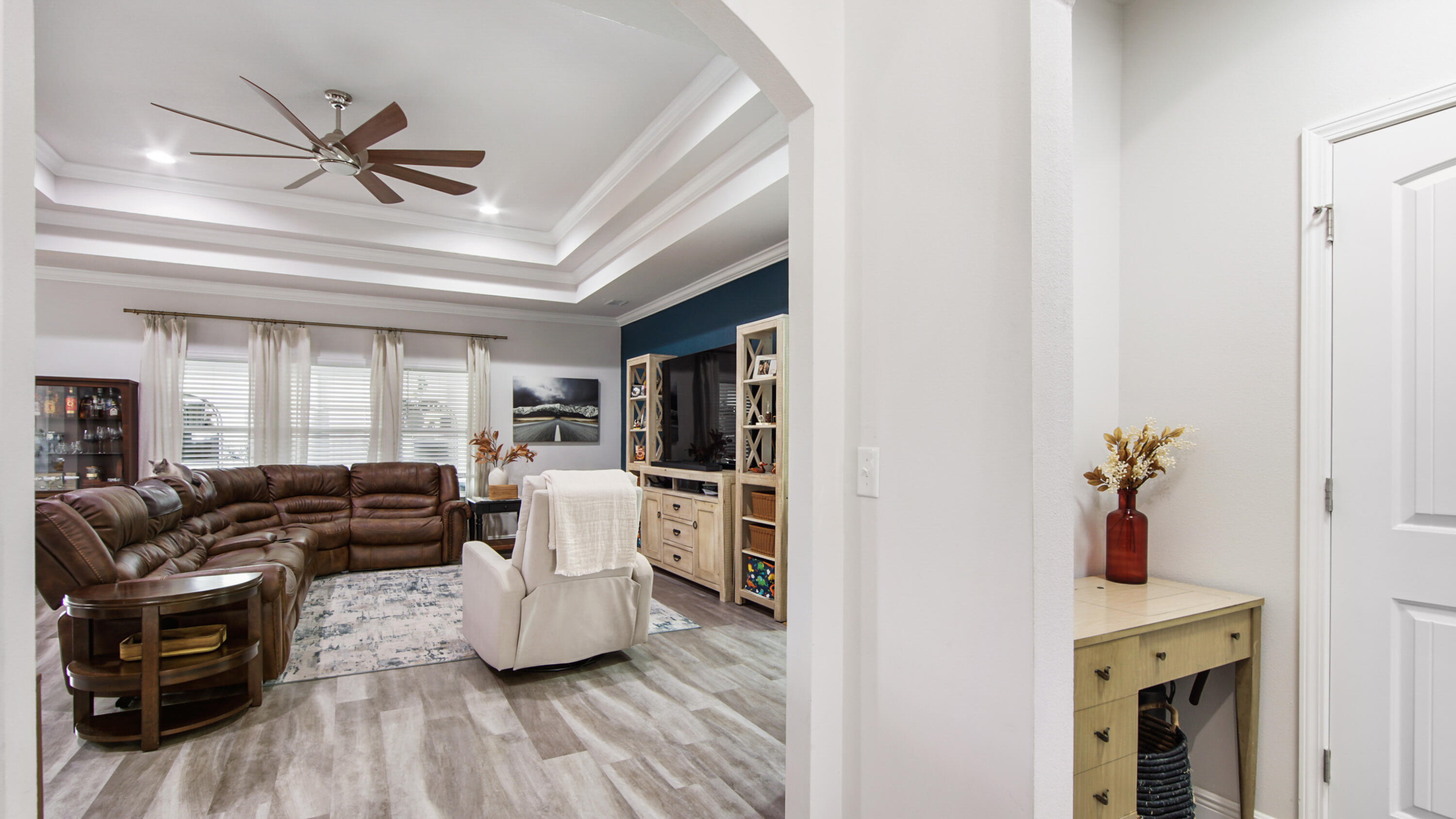 38 Norwich Road Freeport, FL 32439 - Photo 10 of 42 a living room with furniture and a fireplace