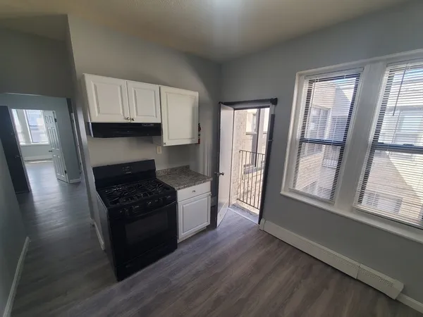 $2,400 | 14 Abbotsford Street, Unit 8, Boston, MA 02121
