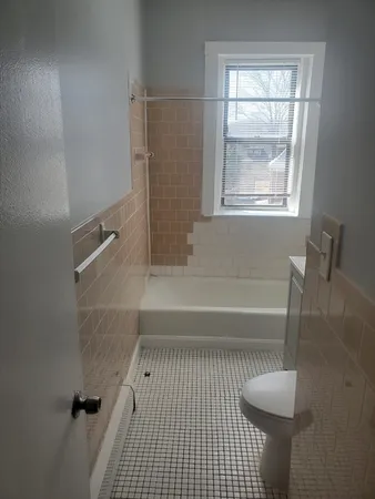$2,400 | 14 Abbotsford Street, Unit 8, Boston, MA 02121