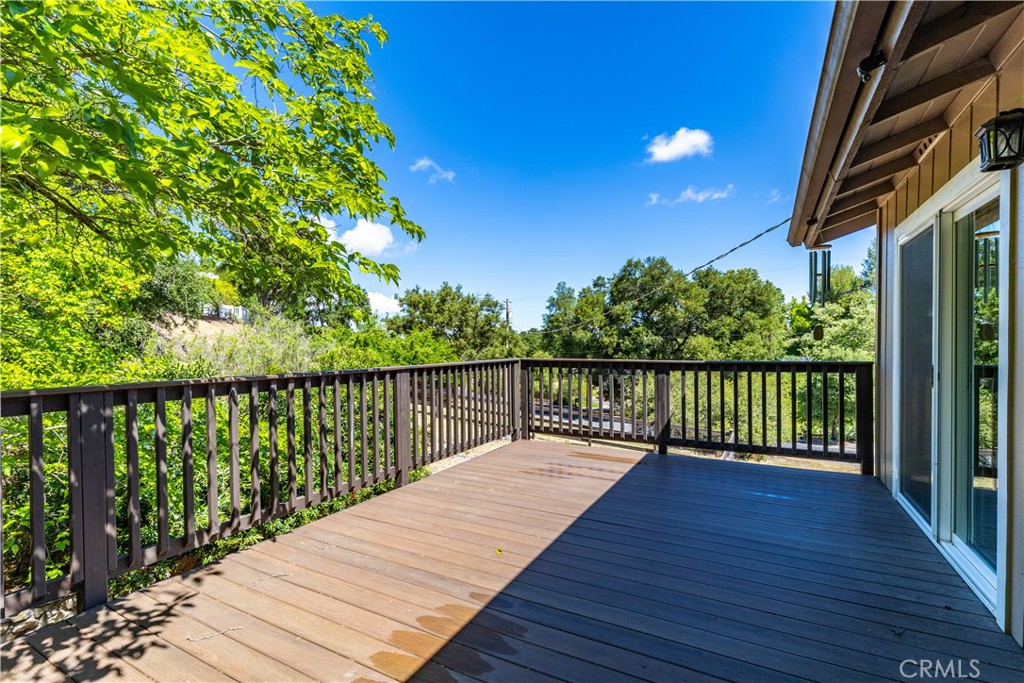 4530 San Ardo Avenue Atascadero, CA 93422 - Photo 28 of 37 a balcony with wooden floor and fence